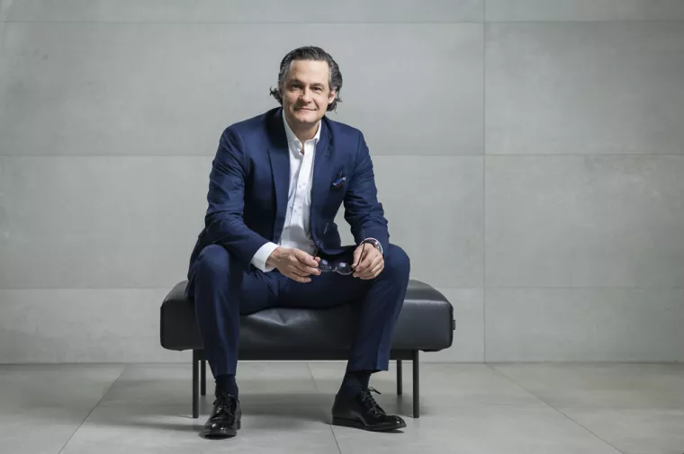 Maximiliano Frenza, L'Oreal