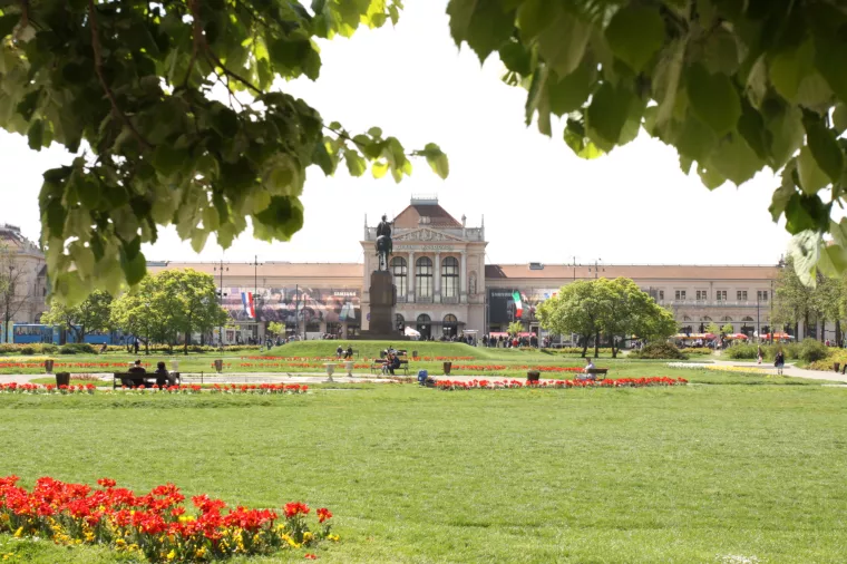 GLAVNI ŽELJEZNIČKI KOLODVOR - ZAGREB