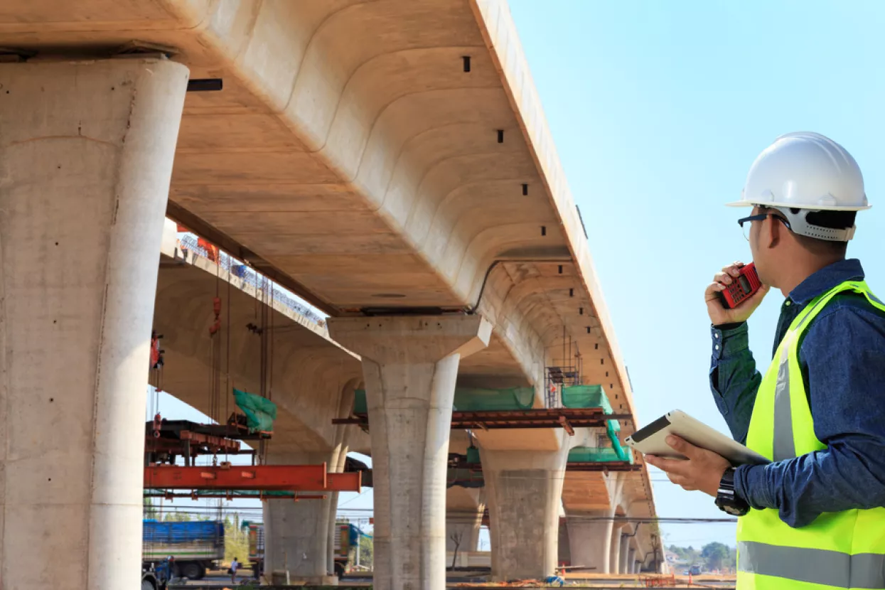 Road and bridge construction engineer
