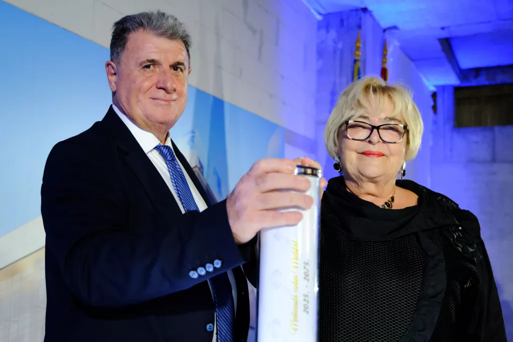 Vremenska kapsula koja će se otvoriti 2075. godine