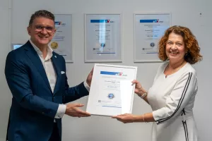 Uručivanje certifikata Poliklinici Aviva.