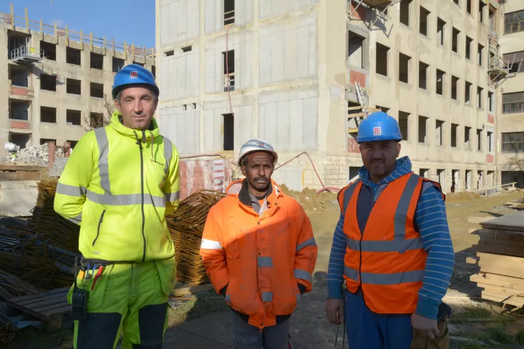 Strani radnici u građevini, Mirzet, Sivasamy, Luan