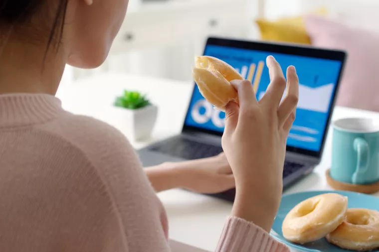 Utjecaj reklama i influencera na naše prehrambene navike