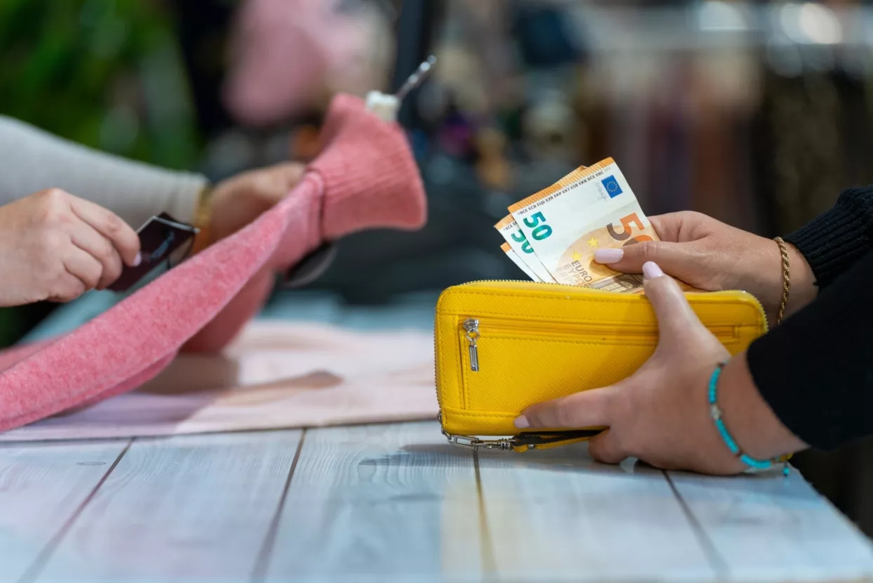 novčanice, plaćanje novčanicama, plaćanje ke&scaron;om