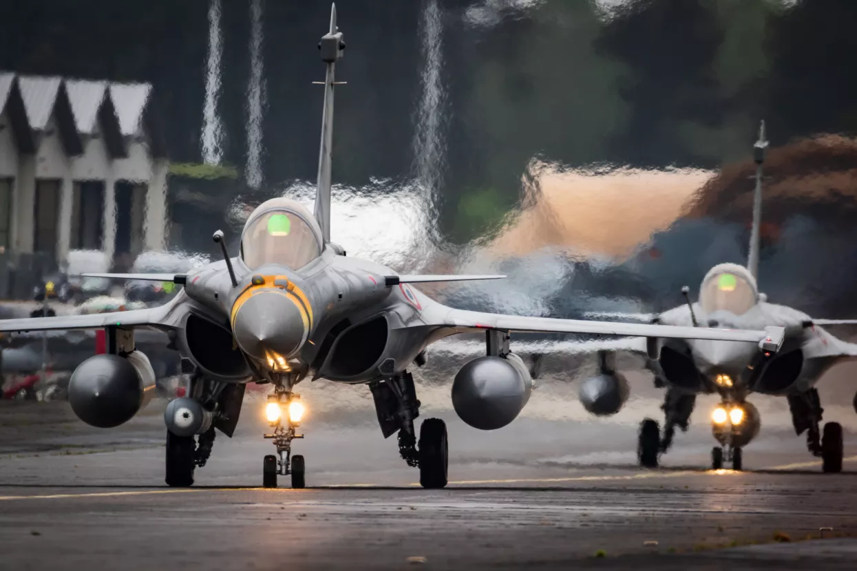 9-naoružavanje- French Air Force Dassault Rafale fighter jets taxiing to the runway at Mont-de-Marsan Airbase. France - May 17, 2019