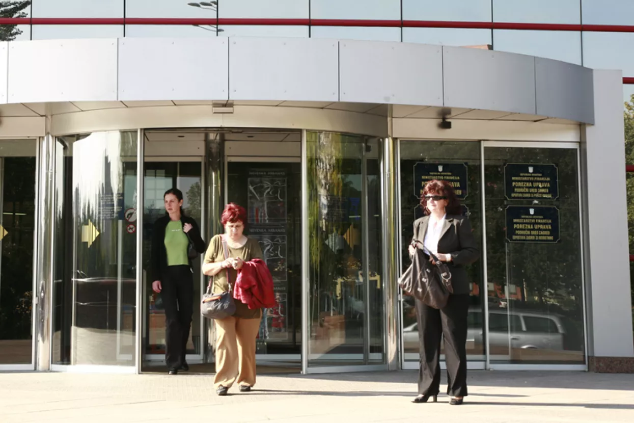 Porezna uprava odustala od dodatnih računa za predujmove