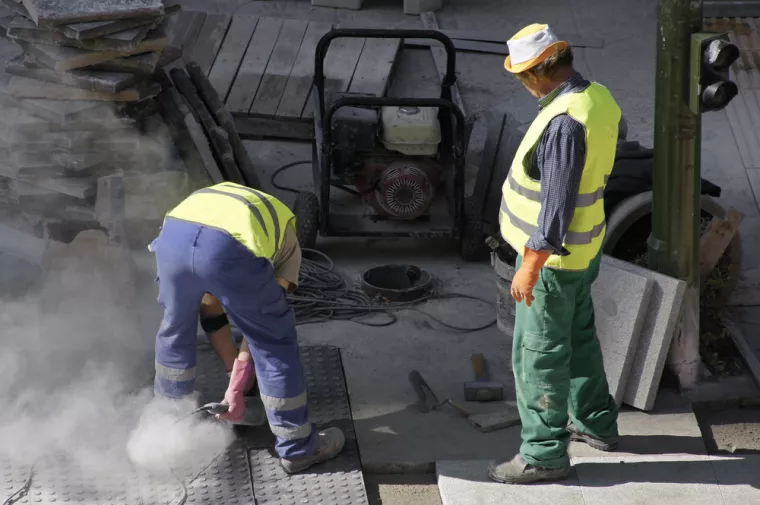 strani radnici, građevina, radnici u građevini, građevinarci, bau&scaron;telci