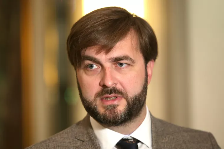 Primorac odlazi s porezom na nekretnine, Ćorić dolazi s utegom afere