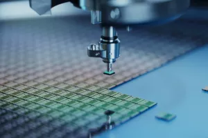 poluvodiči, čipovi 