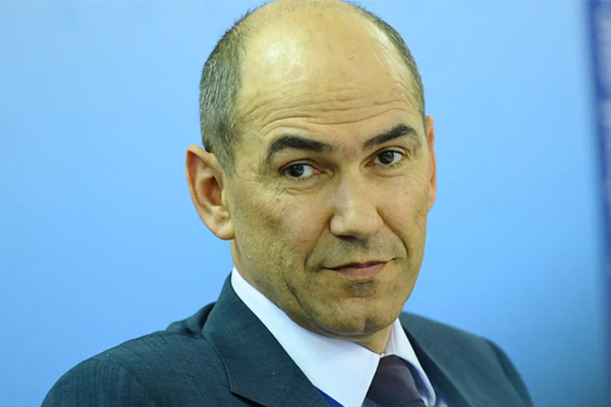 Desni Janez Jan&scaron;a prepisuje socijalističke mjere od desnog HDZ-a