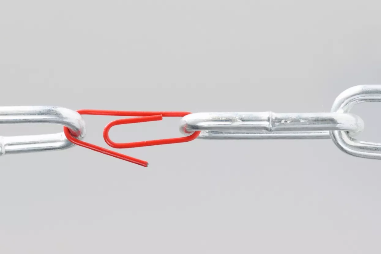 točka pucanja, spajalica, jedva, nategnuto