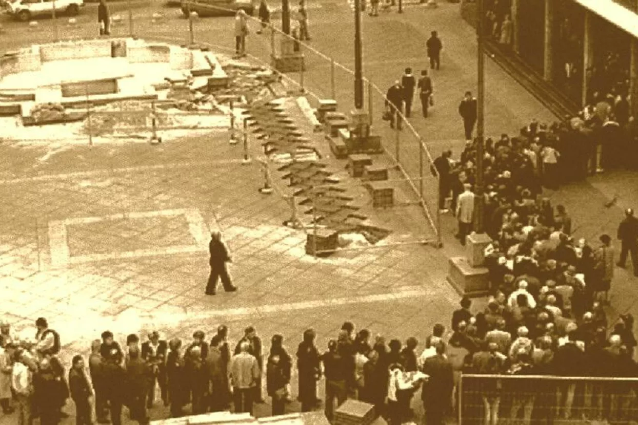 Redovi ispred Riječke banke nakon izbijanja afere