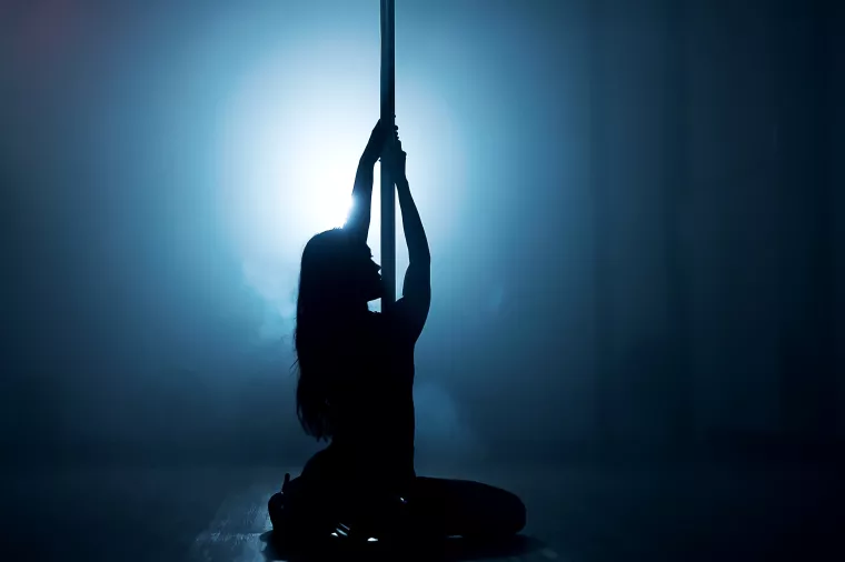 Striptiz, skidanje, egzotičan ples, strip klub, striptizeta