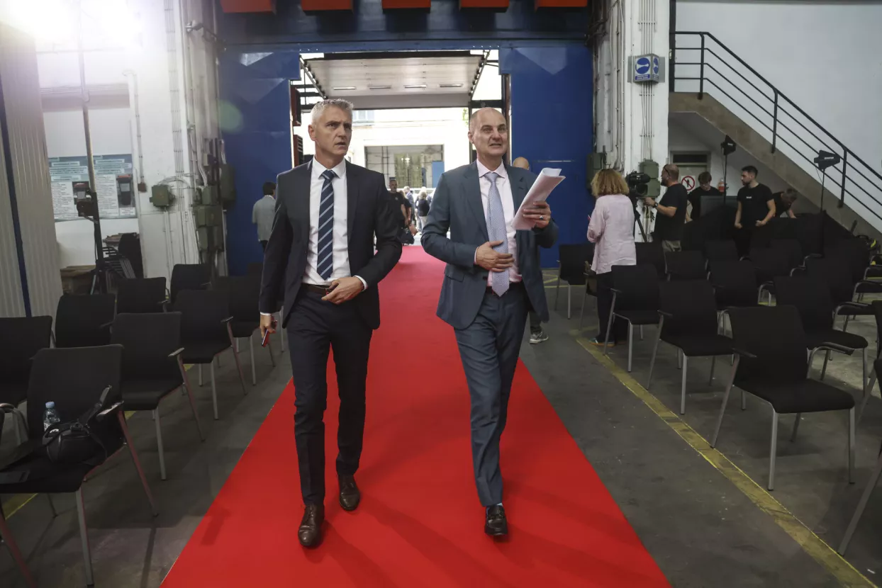 Potpisivanja Sporazuma o zajedničkom pothvatu između Končara i Siemensa.Tim Holt i Gordan Kolak.