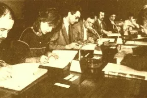 Potpisivanje samoupravnog sporazuma o udruživanju u Složeno poduzeće 'Rade Končar' (Presnimka iz Večernjeg lista)