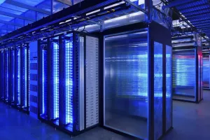 Veliki podaci spremljeni su u oblaku - digitalnim podatkovnim centrima u golemim skladi&scaron;tima koja tro&scaron;e vrlo velike količine električne energije za klimatiziranje tih prostora. Izgradnja, napajanje električnom energijom i održavanje podatkovnih centara također su vrlo skupi, a pretpostavlja se i da će te&scaron;ko ostati održivi