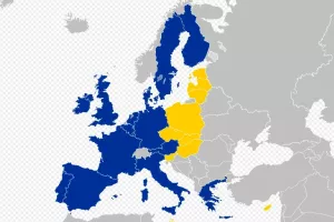 Uz Maltu i Cipar u EU je 1. svibnja 2004. u&scaron;lo i osam tranzicijskih država - Poljska, Če&scaron;ka, Slovačka, Mađarska, Slovenija, Estonija, Latvija i Litva.