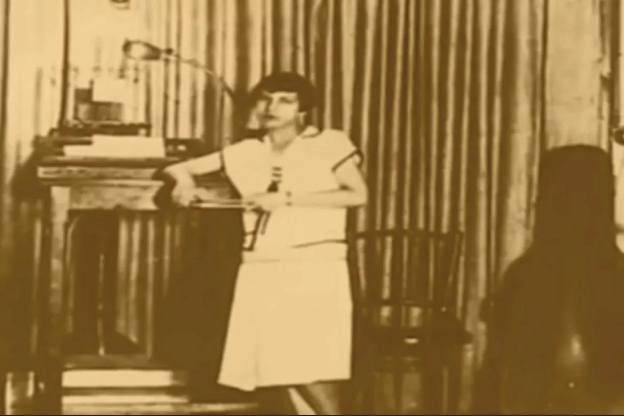 Glumica, književnica i kazali&scaron;na direktorica Božena Begović (1901. &ndash; 1966.) ostala je najvi&scaron;e zapamćena kao prva spikerica koja je izrekla legendarno: 'Halo, halo! Ovdje Radio Zagreb!'&nbsp;