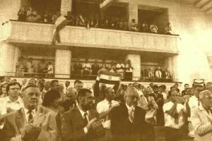 Ustavni amandmani progla&scaron;eni su u Saboru 25. srpnja 1990. u 17:30 sati (presnimka iz Večernjeg lista)