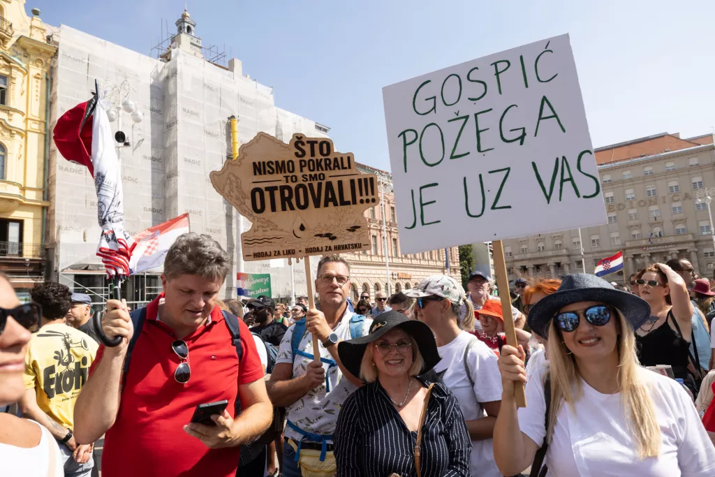 Prosvjed "Hodaj za Liku, hodaj za Hrvatsku"